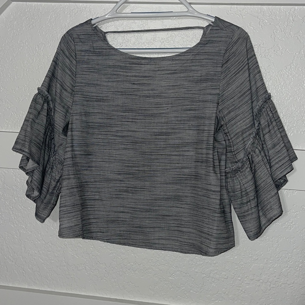 altar’d state cropped top w cute back detail